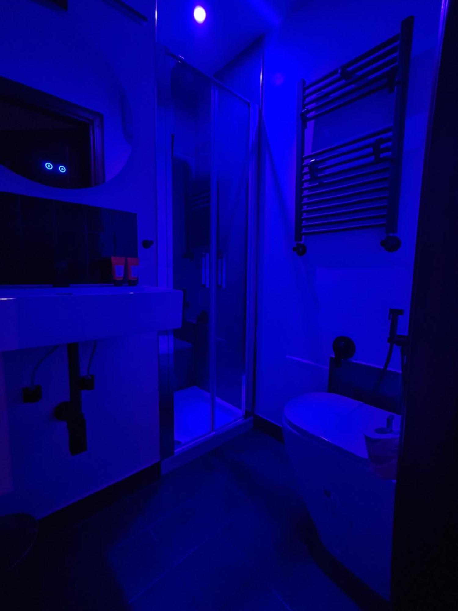 Napolicentro Mare - Sea View Rooms & Suites エクステリア 写真