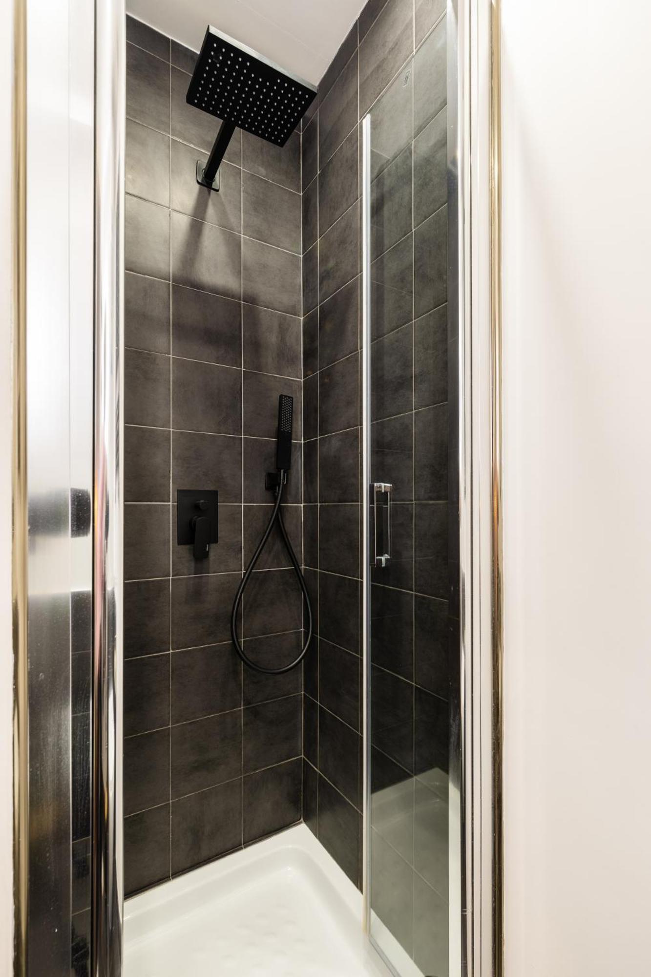 Napolicentro Mare - Sea View Rooms & Suites エクステリア 写真