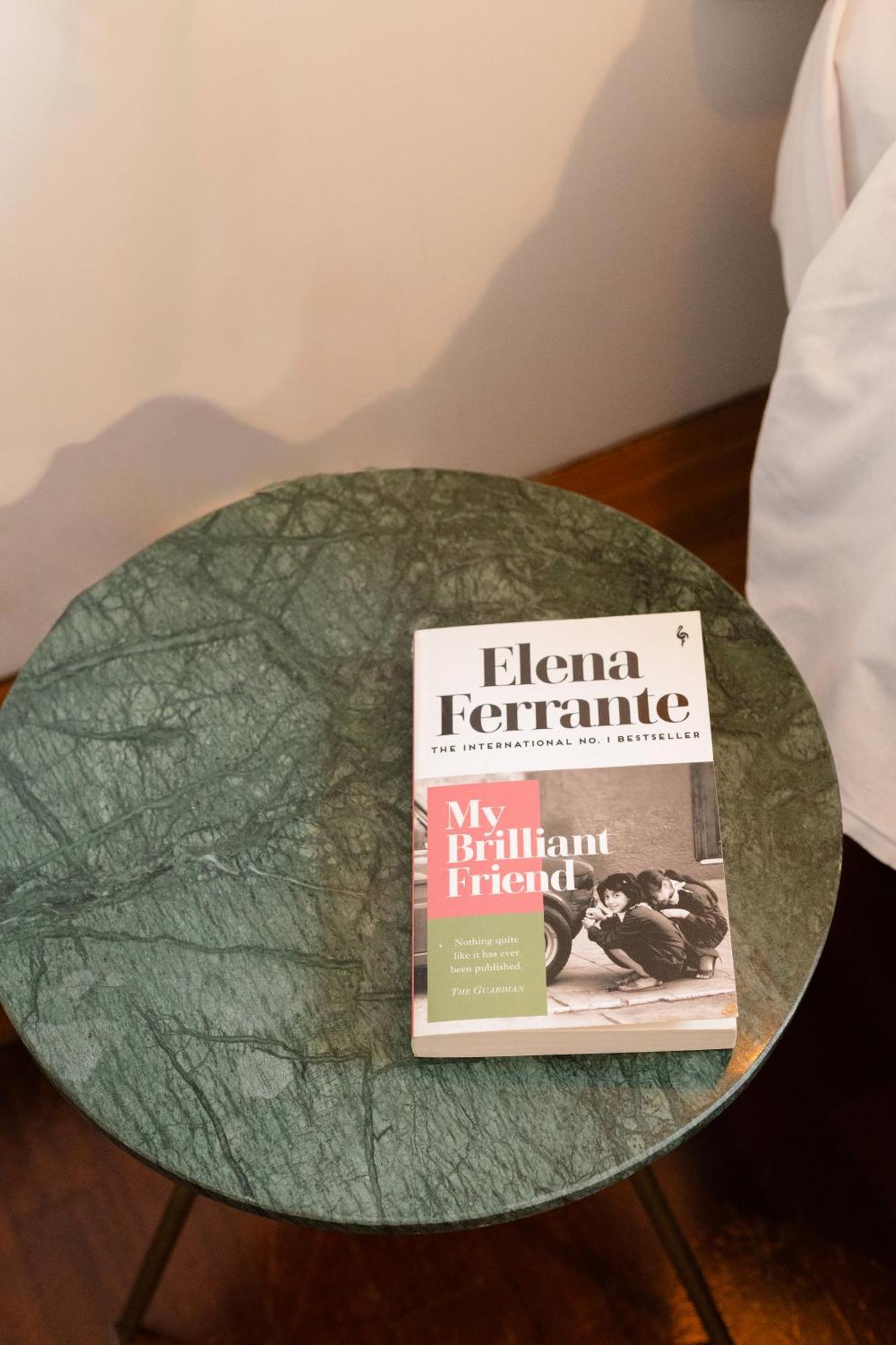 Napolicentro Mare - Sea View Rooms & Suites エクステリア 写真