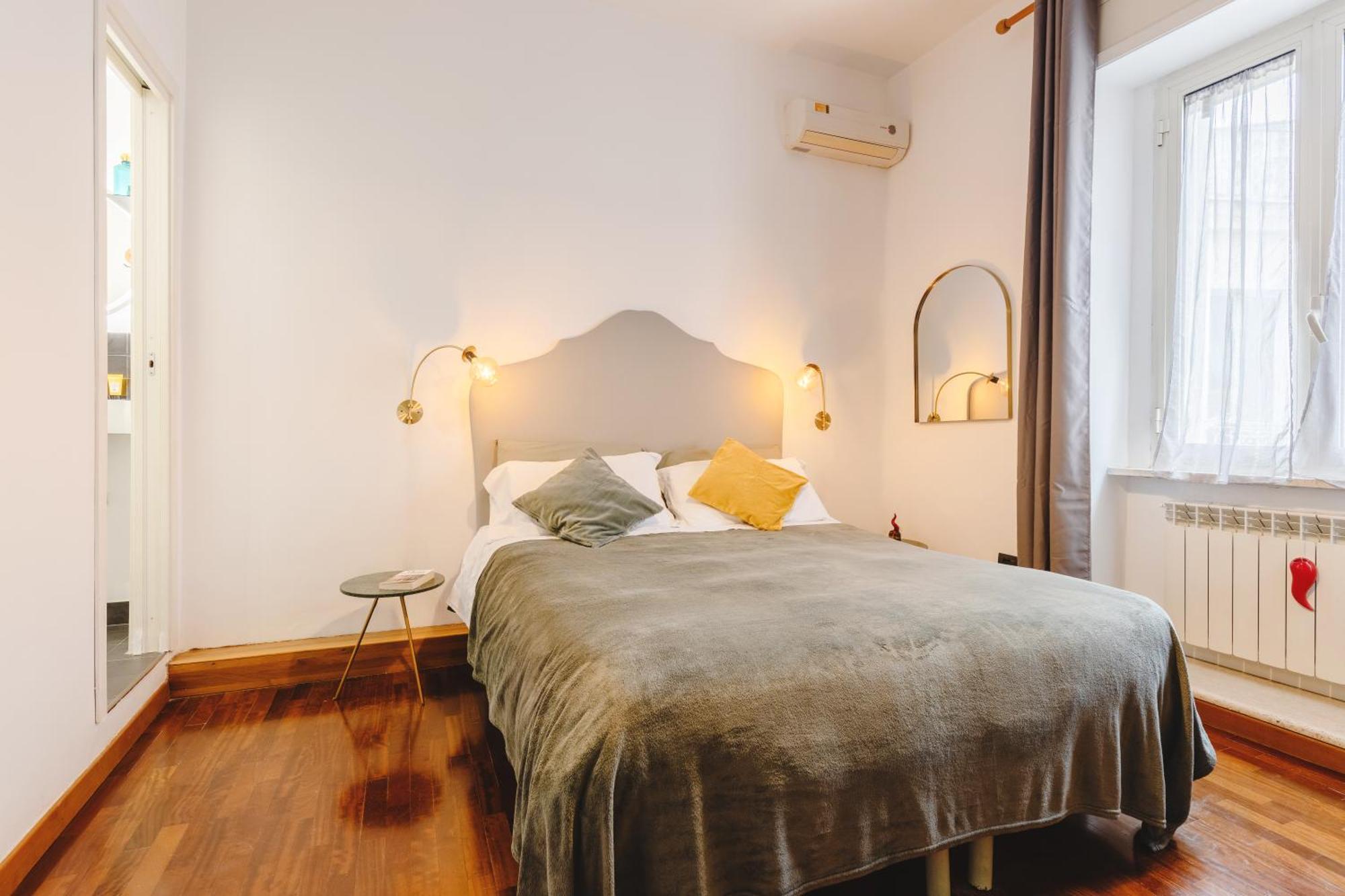 Napolicentro Mare - Sea View Rooms & Suites エクステリア 写真